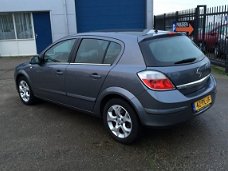 Opel Astra - 1.8 Cosmo 5-DEURS, AIRCO, CRUISE CONTROL, HALF-LEDER INTERIEUR, ELEK-RAMEN, CENT-VERGRE