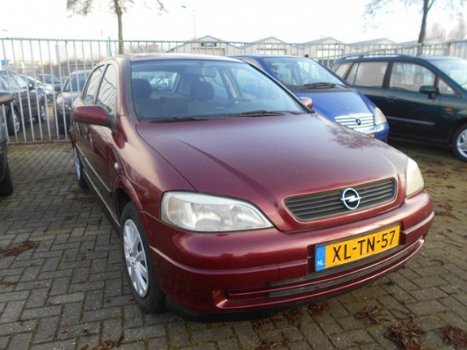 Opel Astra - 1.6-16V Club - 1