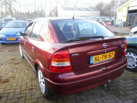 Opel Astra - 1.6-16V Club - 1