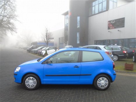 Volkswagen Polo - 1.4-16V Trendline - 1