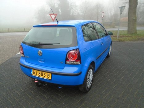 Volkswagen Polo - 1.4-16V Trendline - 1