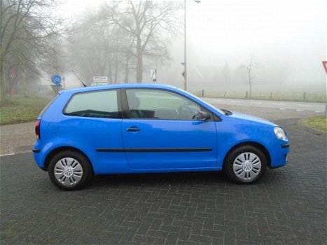 Volkswagen Polo - 1.4-16V Trendline - 1