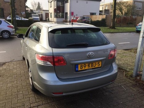 Toyota Avensis Wagon - 1.6 VVTi Comfort - 1