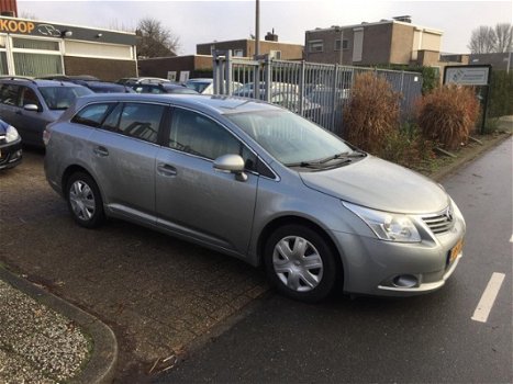 Toyota Avensis Wagon - 1.6 VVTi Comfort - 1