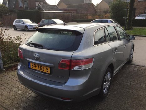 Toyota Avensis Wagon - 1.6 VVTi Comfort - 1