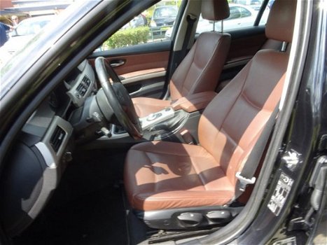 BMW 3-serie - 320i High Executive Leer, navigatie - 1