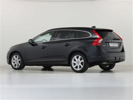 Volvo V60 - 2.0 D3 136 PK 6-Bak Momentum (BNS) - 1