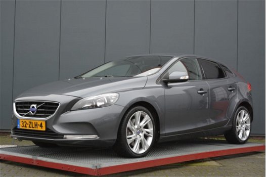 Volvo V40 - 2.0 D3 Kinetic top onderhouden - 1