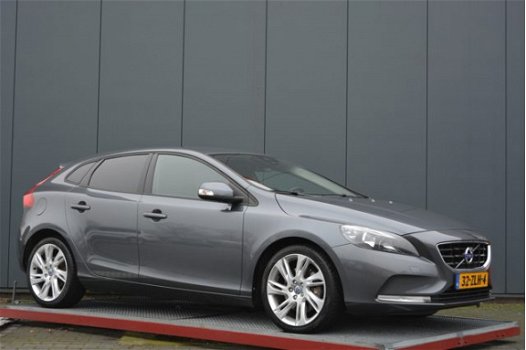 Volvo V40 - 2.0 D3 Kinetic top onderhouden - 1