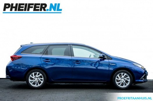 Toyota Auris Touring Sports - 1.8 Hybrid Lease Panoramadak/ Trekhaak/ Dakdragers/ Full map navigatie - 1