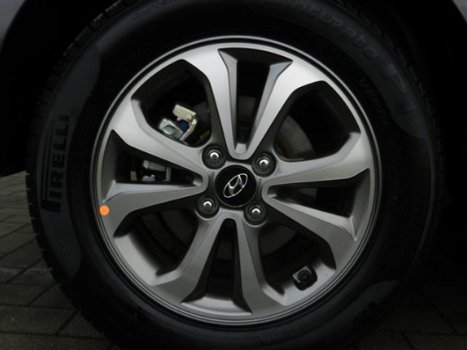 Hyundai i20 - 1.0 T-GDI Comfort Navigatie & Styling Pack VAN € 21.085, - VOOR € 19.835, - 1