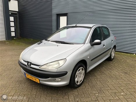 Peugeot 206 - 1.4 Gentry Clima 5 Deurs Automaat - 1