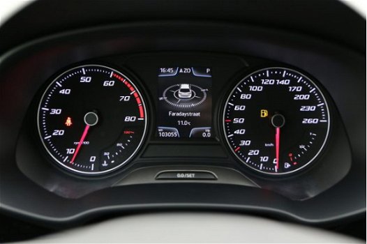 Seat Leon ST - 1.2 TSI 110PK DSG Style Business | Navigatie | Full LED | Trekhaak | Parkeersensoren - 1