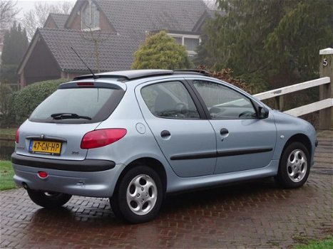 Peugeot 206 - 1.6-16V Gentry | 5drs. | Airco | Schuifdak | - 1