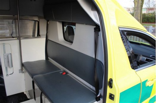 Volvo V70 - 2.4 D5 AWD Nilsson Ambulance Krankenwagen - 1