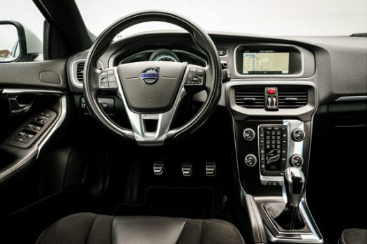 Volvo V40 - 2.0 D2 120 Pk R-Design Business | Navigatie | Xenon | Alcantara - 1