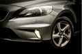 Volvo V40 - 2.0 D2 120 Pk R-Design Business | Navigatie | Xenon | Alcantara - 1 - Thumbnail