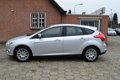 Ford Focus - 1.6 TI-VCT Titanium 1e eigenaar bj.2012 63.000 km airco lm.velgen radio/cd+usb+stuurbed - 1 - Thumbnail