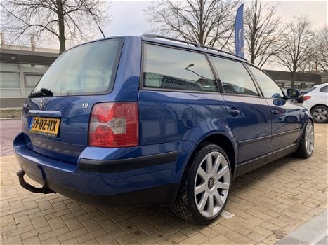 Volkswagen Passat Variant - 1.8-5V Trendline SPORT - 1