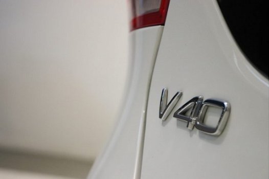 Volvo V40 - 2.0 T2 123PK Kinetic | Clima | Navi | Stoelverw. | LMV | PDC | Cruise | Bluetooth | Haai - 1