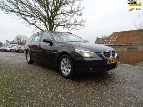 BMW 5-serie Touring - 523i | Hand- schakel | PDC + Navi + Cruise nu € 5.975, - 1