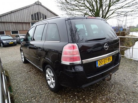 Opel Zafira - 2.2 Cosmo | PDC + Airco + Cruise nu € 3.975, - Nieuwe APK - 1