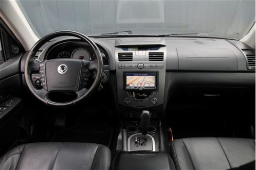 SsangYong Rexton - RX 270 XVT HR AUTOMAAT / GRIJS KENTEKEN / LEDER / AIRCO / NAVI - 1