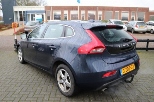 Volvo V40 - 2.0 D4 Summum Business 191 PK 50 procent deal 4.975, - ACTIE Trekhaak / LED / Navi / Cli - 1