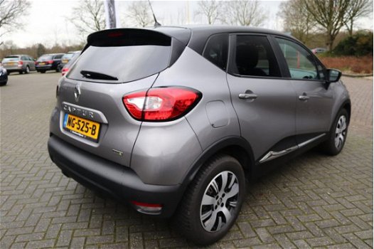 Renault Captur - 1.5 dCi Limited 50 procent deal 6.375, - ACTIE DAB / Navi / Bluetooth / LMV / Airco - 1