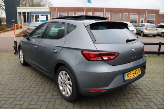 Seat Leon - 1.0 EcoTSI Style Connect 50 procent deal 6.875, - ACTIE Pano dak / Full LED / DAB / Navi - 1