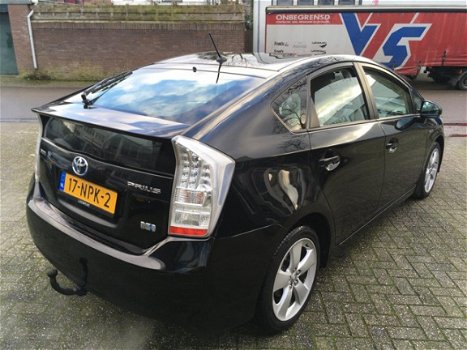 Toyota Prius - 1.8 Dynamic / DEALER SERVICED / CAMERA / FULL MAP NAVI / CLIMA / KEYLESS - 1