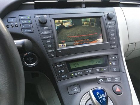 Toyota Prius - 1.8 Dynamic / DEALER SERVICED / CAMERA / FULL MAP NAVI / CLIMA / KEYLESS - 1