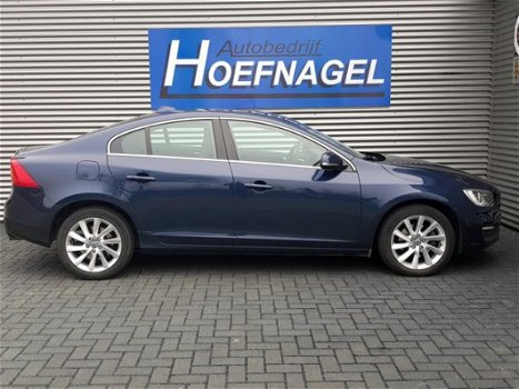 Volvo S60 - 1.6 T3 Momentum - 1