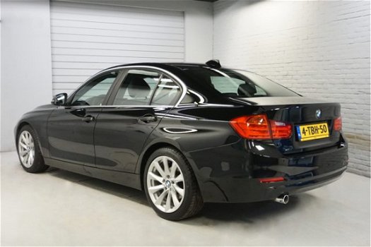 BMW 3-serie - 320d HARMAN * XENON * NAVIG * DEALER * LEDER * SPORT 320 - 1