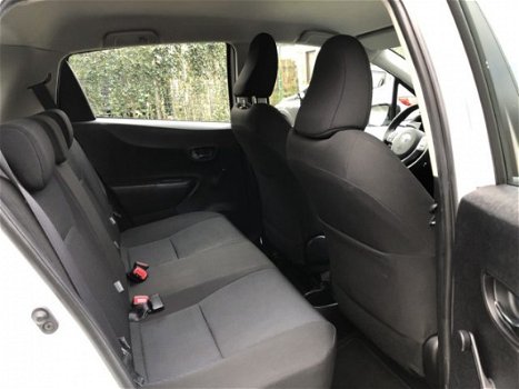 Toyota Yaris - 1.5 Full Hybrid Aut. Climatronic Navigatie LED - 1