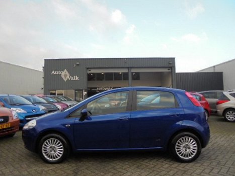 Fiat Grande Punto - 1.4 Dynamic Automaat. Airco. Elek. Pakket. APK 02-2021 - 1