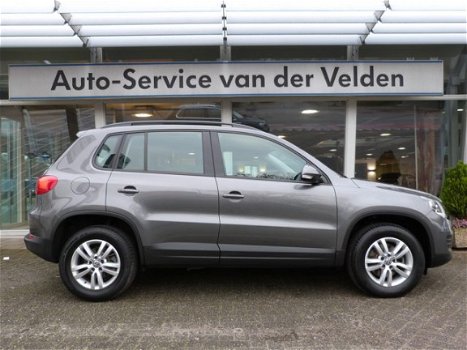 Volkswagen Tiguan - 1.4 TSI 122pk Comfort&Design navigatie - 1