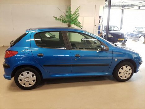 Peugeot 206 - 1.4 One-line Airco 5 deurs zeer nette auto - 1