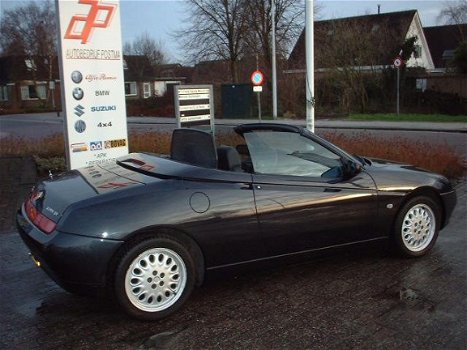 Alfa Romeo Spider - 2.0-16V T.Spark L - 1