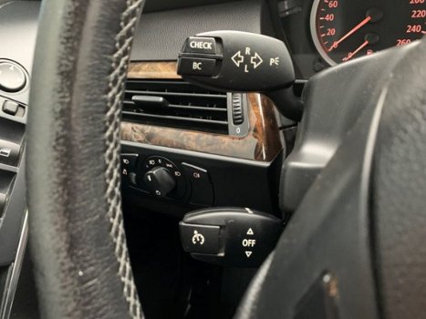 BMW 5-serie - 530i Automaat Leder Navigatie Xenon - 1