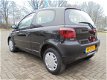 Toyota Yaris - 1.0 16V VVT-I LINEA LUNA Zwart Stuurbekrachtiging Radio Cd Bwj - 1 - Thumbnail