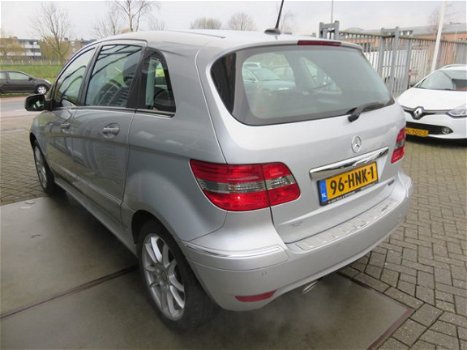 Mercedes-Benz B-klasse - 200 - AUTOMAAT - XENON - PDC - HALF LEER - CRUISE - LM VELGEN - NL AUTO - 1