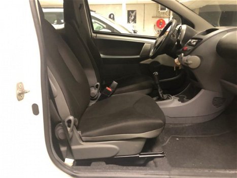 Toyota Aygo - 1.0-12V Access 2012, APK feb-2021, Lage km.Stand - 1