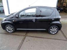 Toyota Aygo - 1.0-12V Dynamic Navigator