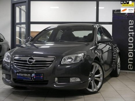 Opel Insignia - 2.8 T Cosmo 4x4 *OPC Line*260pk Xenon/Sportleder/20 Inch + 4 x Z.G.A.N Banden Automa - 1