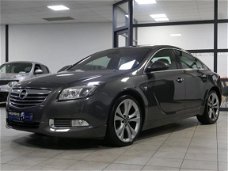 Opel Insignia - 2.8 T Cosmo 4x4 *OPC Line*260pk Xenon/Sportleder/20 Inch + 4 x Z.G.A.N Banden Automa