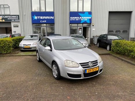 Volkswagen Jetta - 1.9 TDI Trendline Business - 1