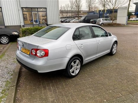 Volkswagen Jetta - 1.9 TDI Trendline Business - 1