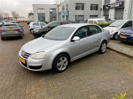 Volkswagen Jetta - 1.9 TDI Trendline Business - 1