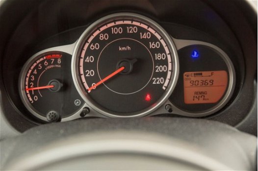 Mazda 2 - 2 1.3 BIFUEL Navigator GT 90.369 km - 1